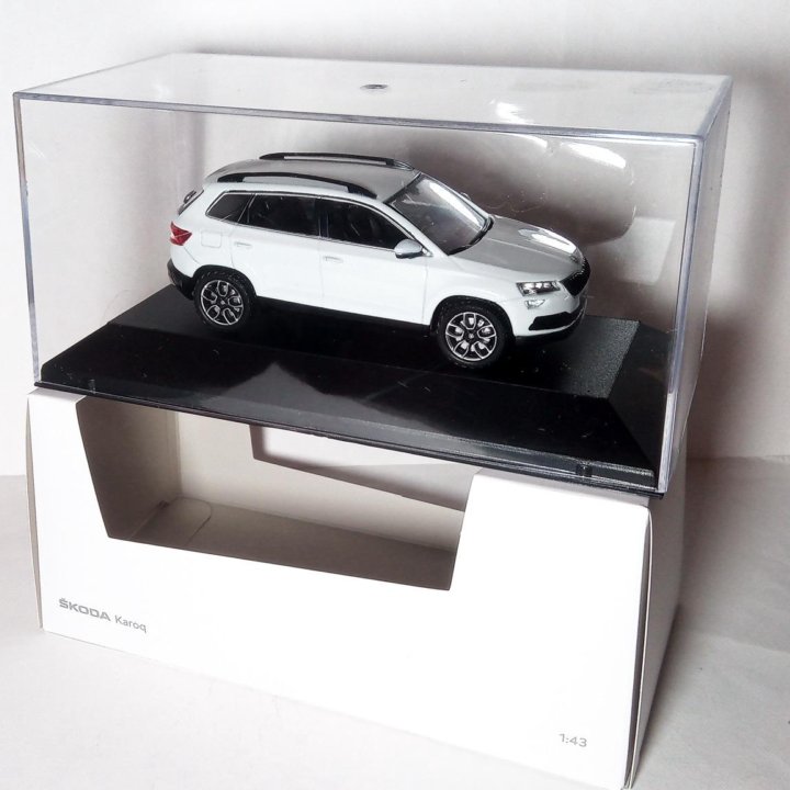 Skoda Karoq 2019 SUV 1/43 Шкода Карок 4х4 бел 1:43