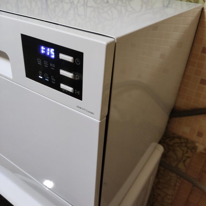 Настольная посудомоечная DeLonghi 6 персон