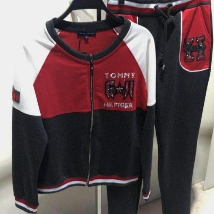 Tommy Hilfiger. костюмы