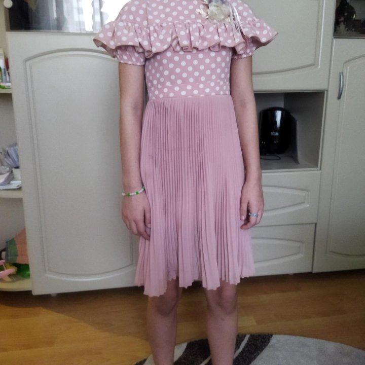 Платье на девочку 8-9 лет