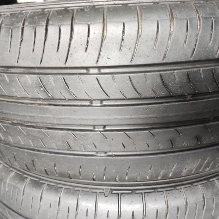 DUNLOP 215/60 R17 лето 4шт