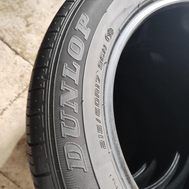 DUNLOP 215/60 R17 лето 4шт