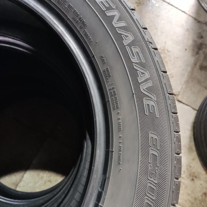 DUNLOP 215/60 R17 лето 4шт