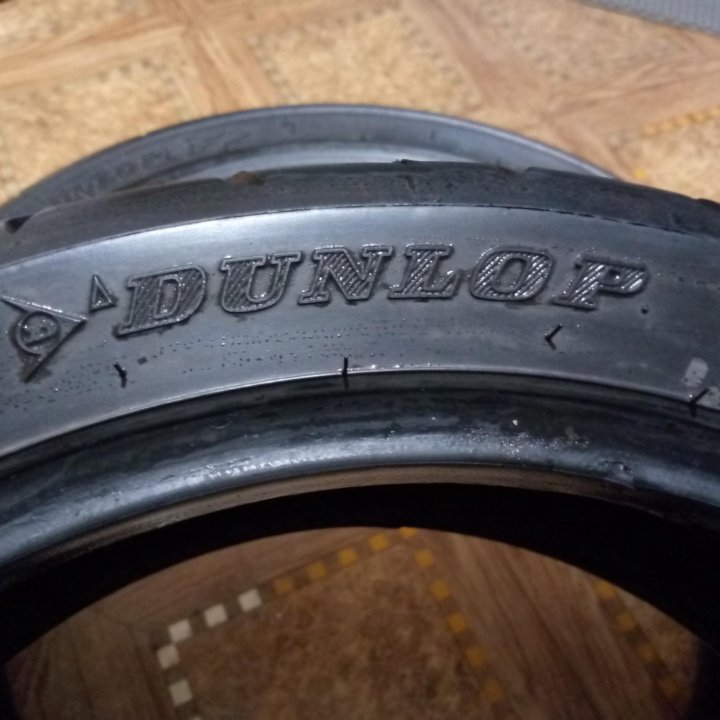 Коплект шин DUNLOP на max скутер