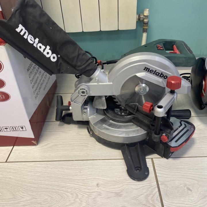 Торцовочная пила Metabo KS-216 M