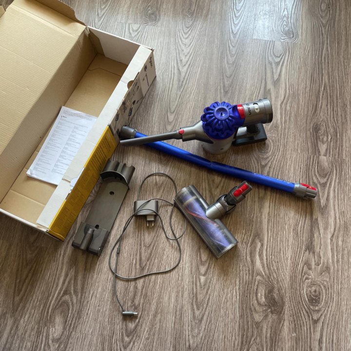 Dyson v7