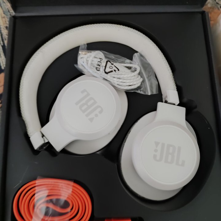 Беспроводные наушники JBL500