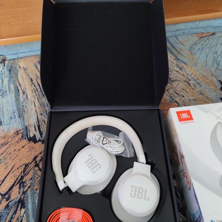 Беспроводные наушники JBL500