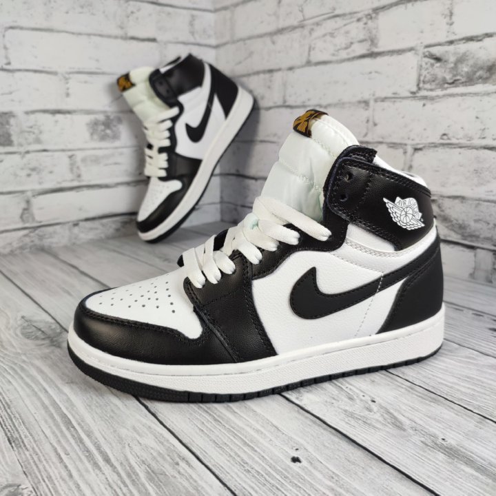 Nike Air Jordan 1