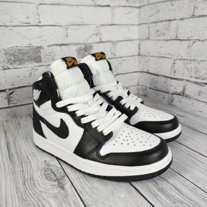 Nike Air Jordan 1