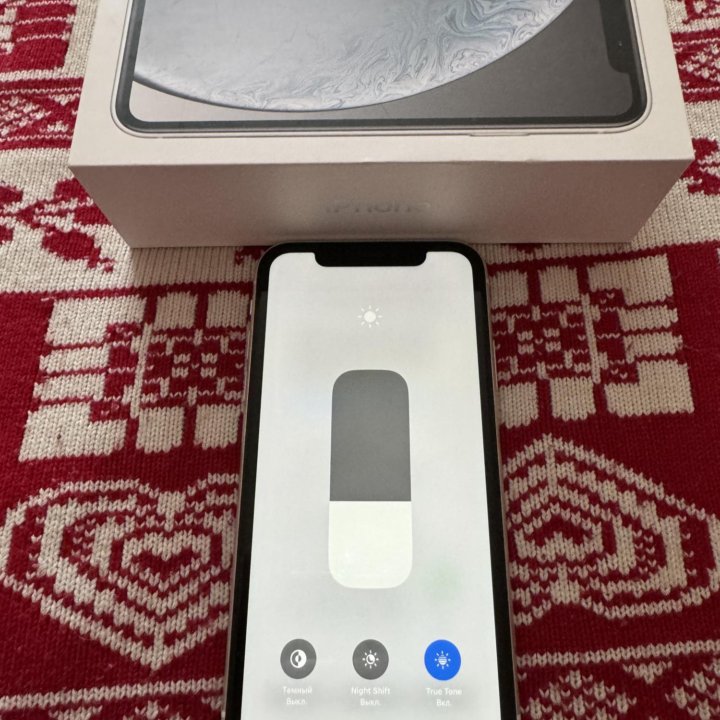 iPhone XR 128 White