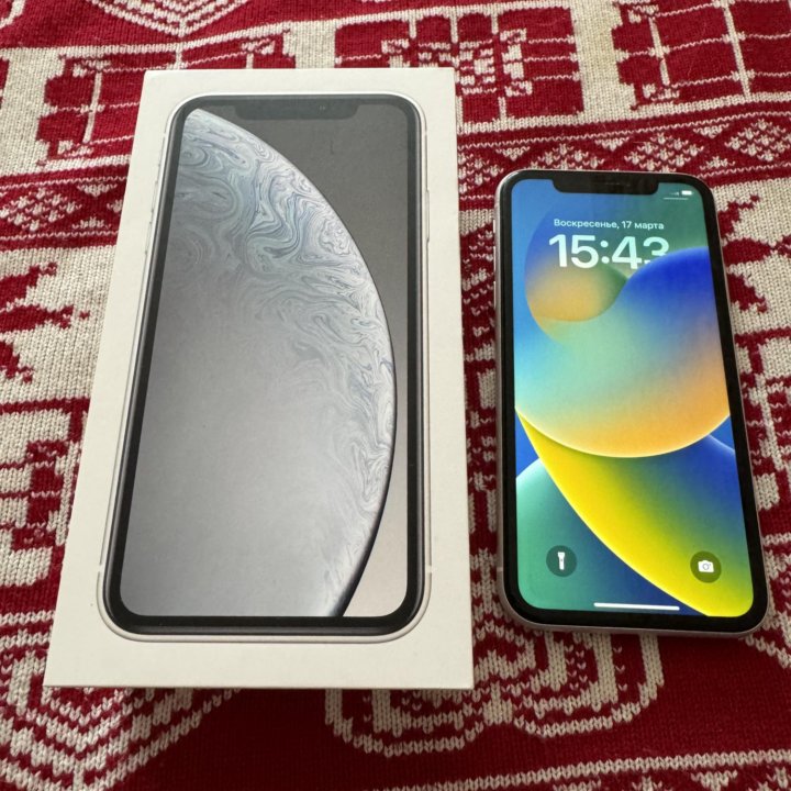 iPhone XR 128 White