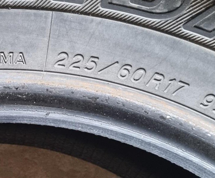 Летнии шины якохама 225/60 R17