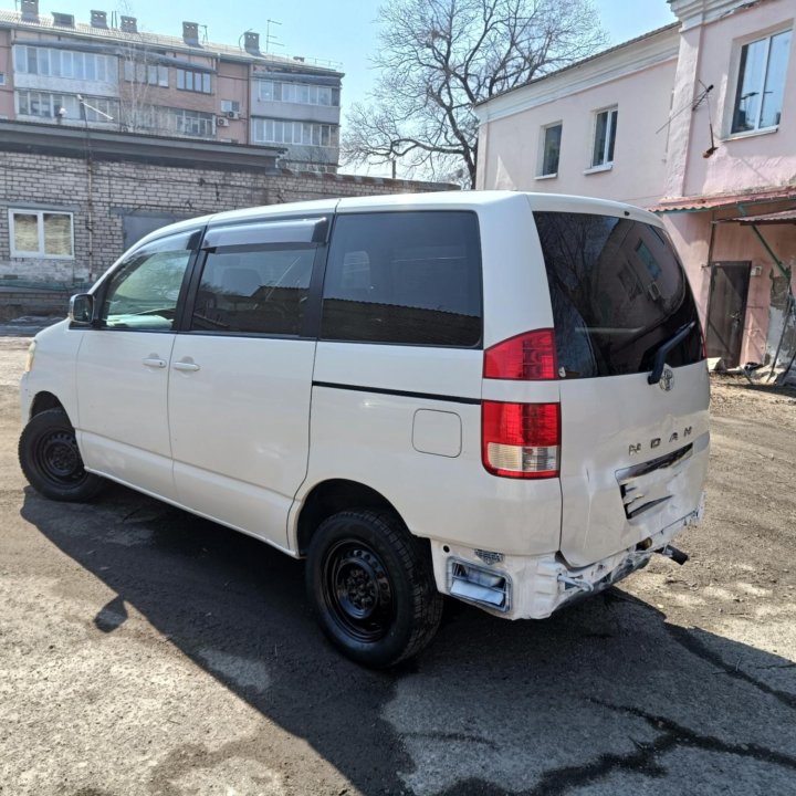 Toyota Noah, 2002