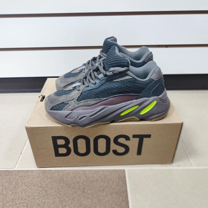 Кроссовки Adidas yeezy boost 700