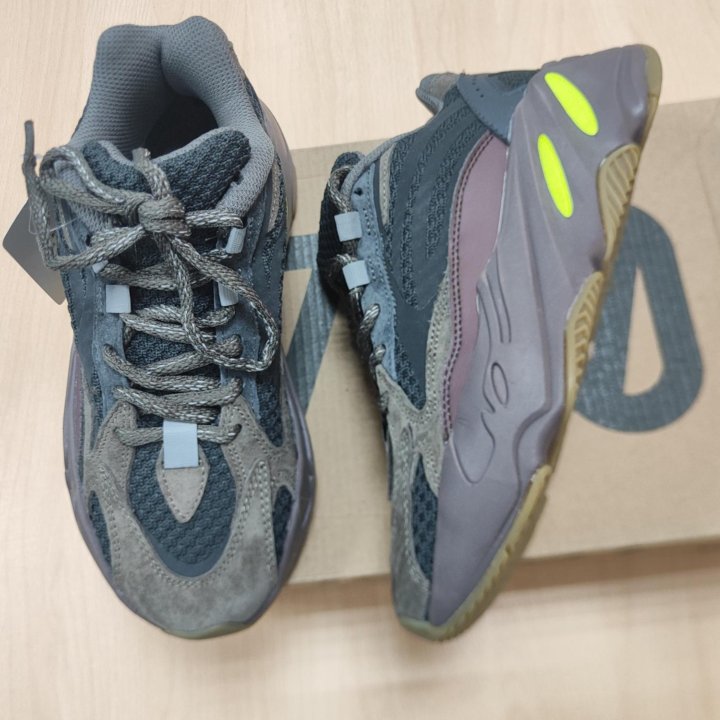 Кроссовки Adidas yeezy boost 700