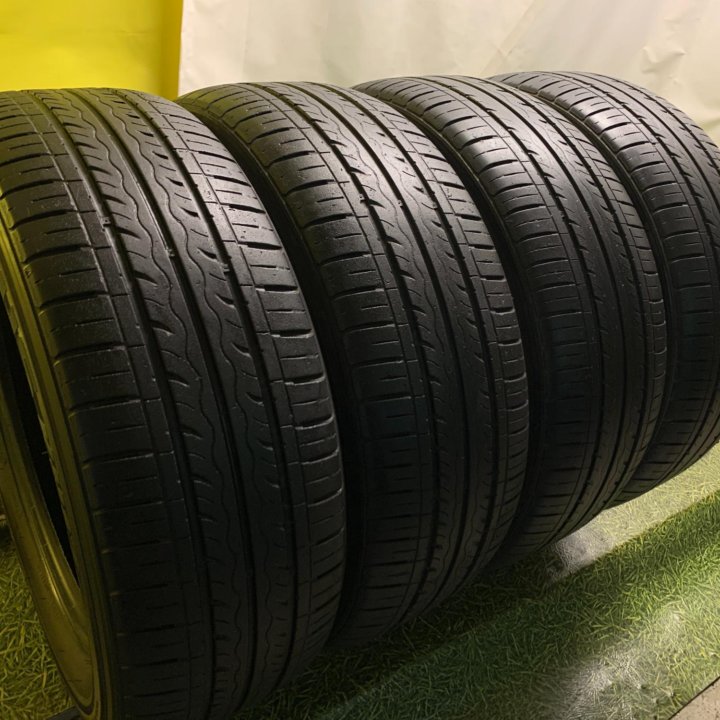 205/60R16 Kumho Solus Kh17