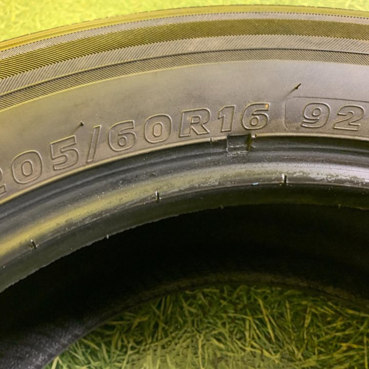 205/60R16 Kumho Solus Kh17