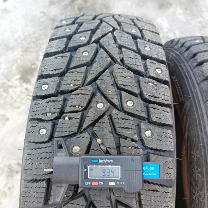 175/65 R14 Dunlop SP Winter Ice 02