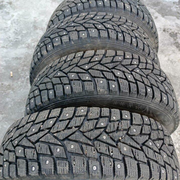 175/65 R14 Dunlop SP Winter Ice 02