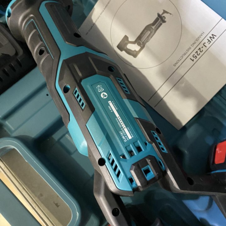 Сабельная пила Makita 36 v аккумуляторная