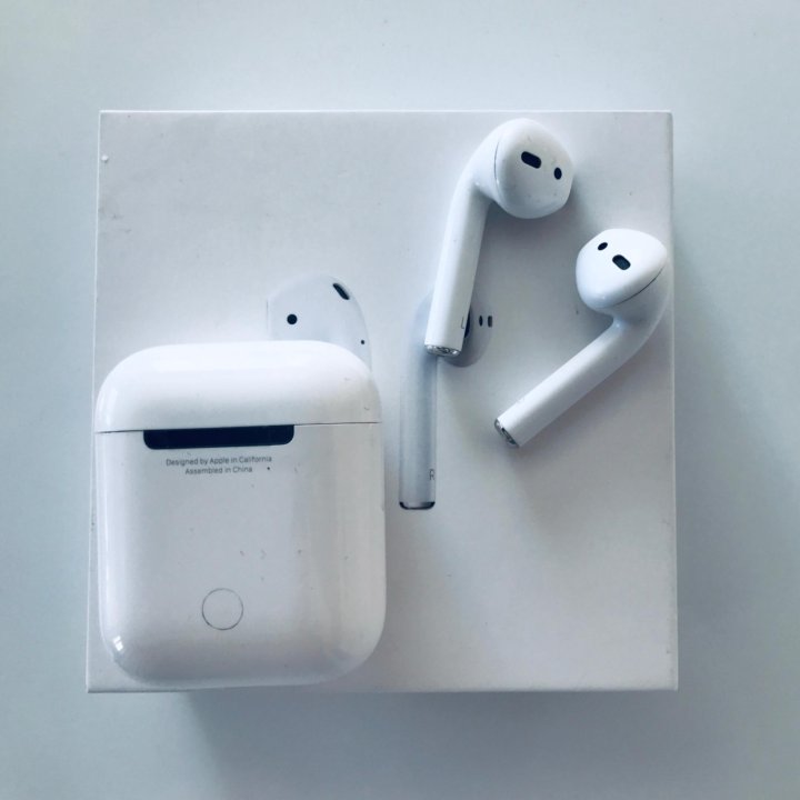 Apple AirPods (оригинал)