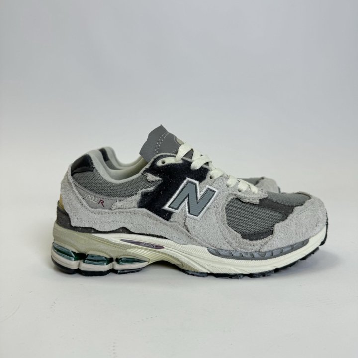 Мужские Кроссовки new balance 2002r