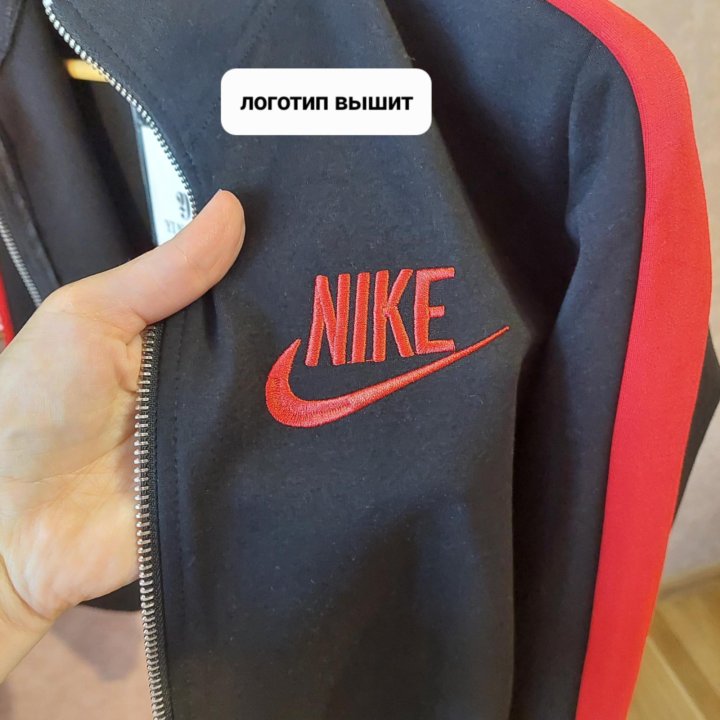 Женский спортивный костюм Nike