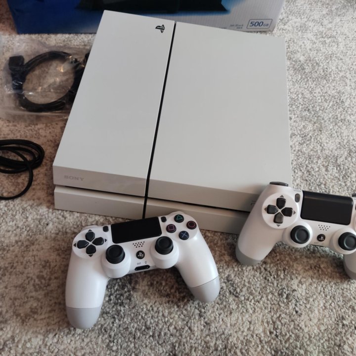 PS4 500Gb+2 джоя+55 игр