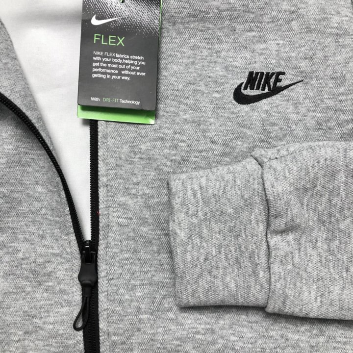 Спортивный костюм Nike