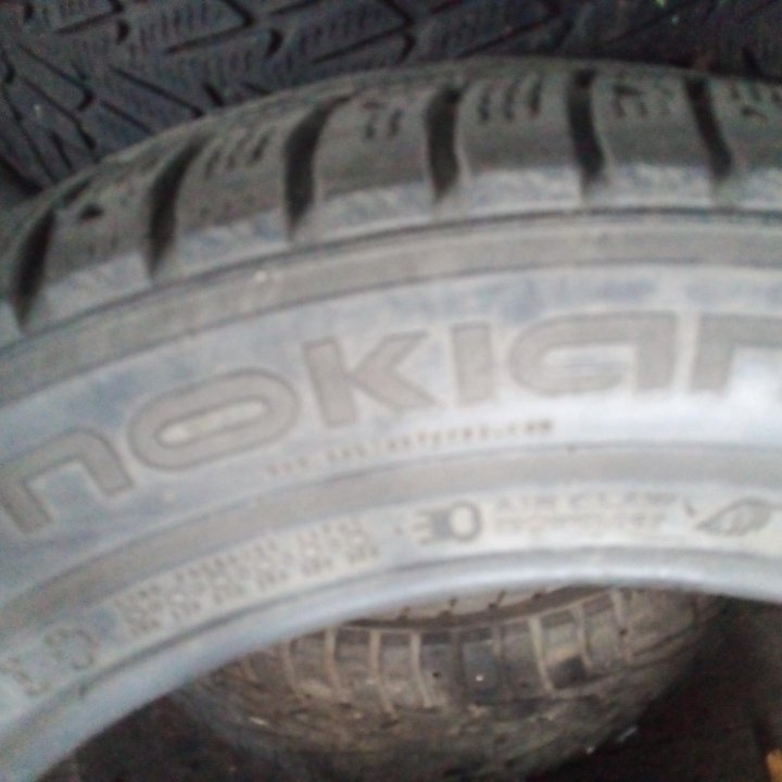 nokian 225/55.R16.