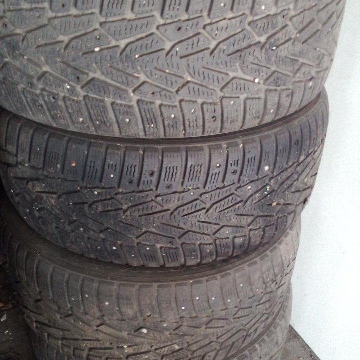 nokian 225/55.R16.