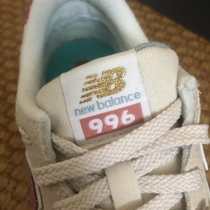 Кроссовки New Balance женские новые