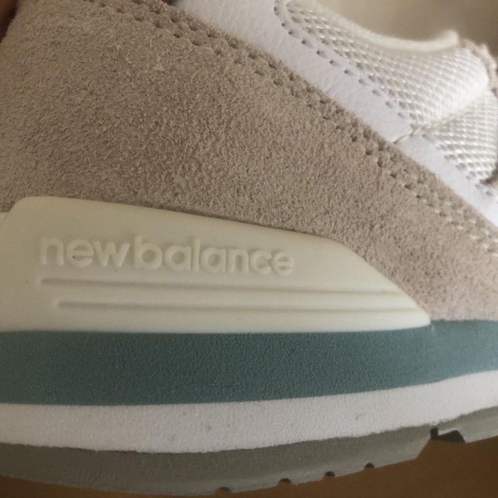 Кроссовки New Balance женские новые