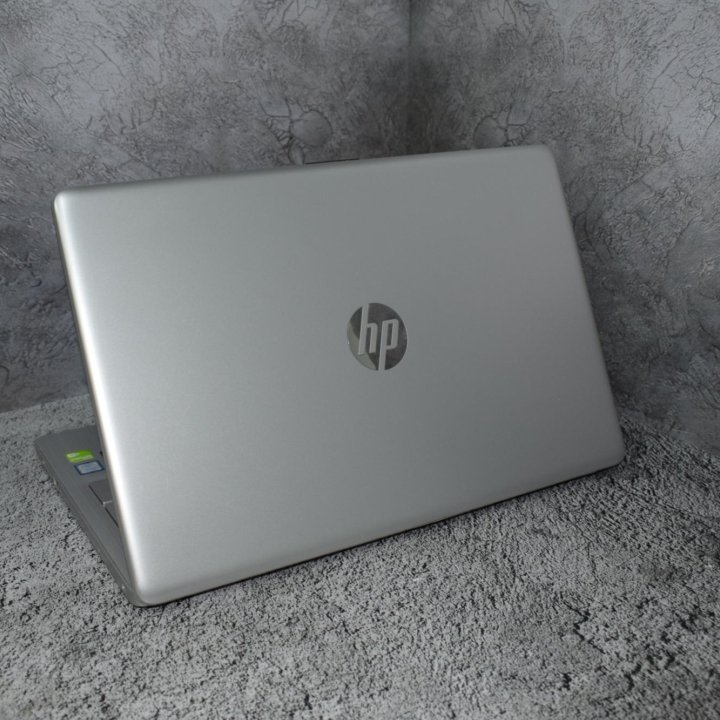 Ноутбук HP на Core i5-8250U/ MX 110/ IPS