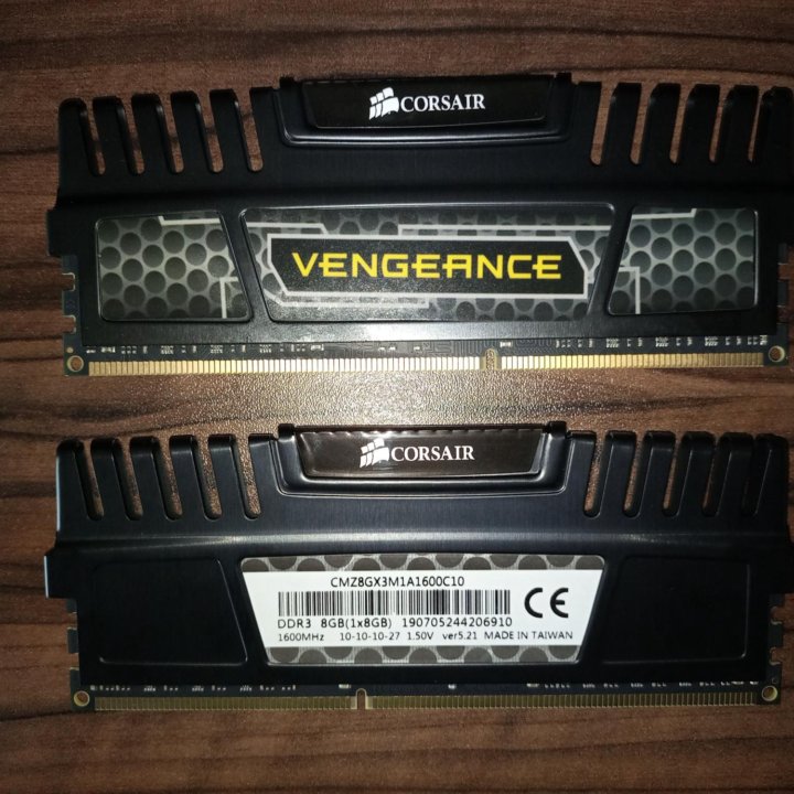 Новая DDR3 16Gb (8Gb+8Gb)