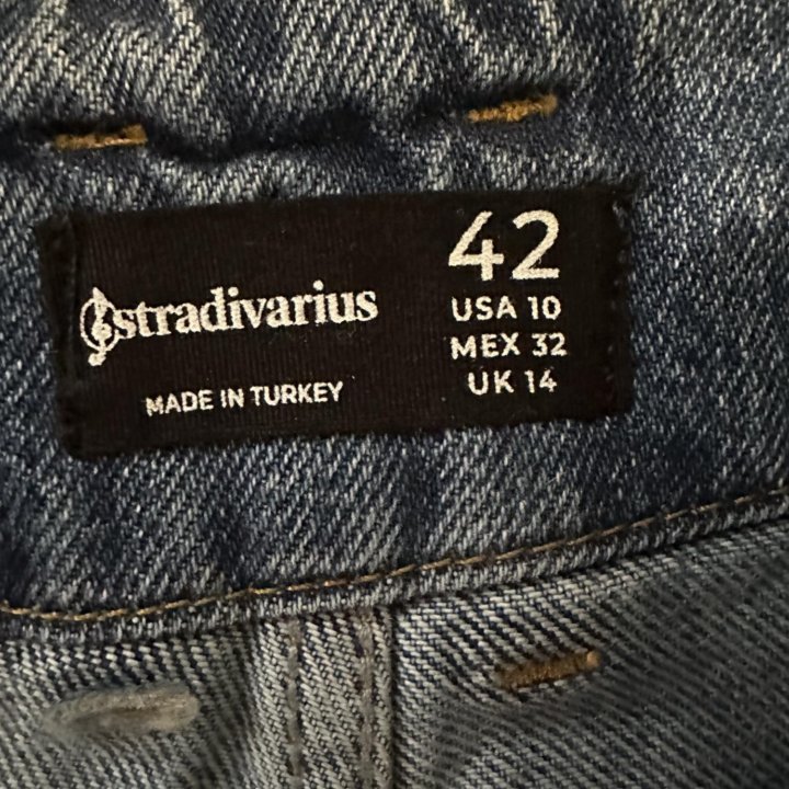 Джинсы Stradivarius