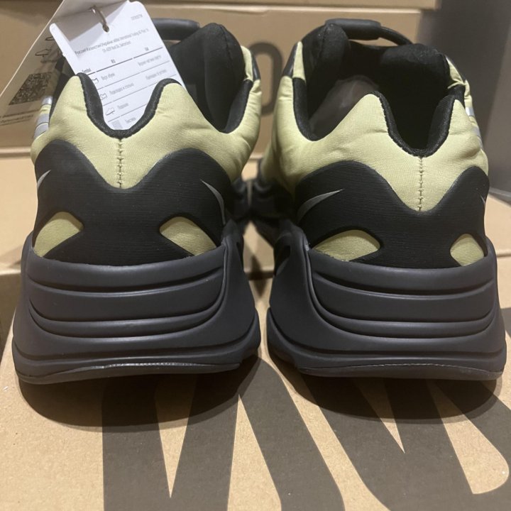 Adidas Yeezy boost 700 оригинал