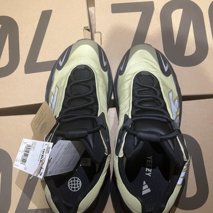 Adidas Yeezy boost 700 оригинал