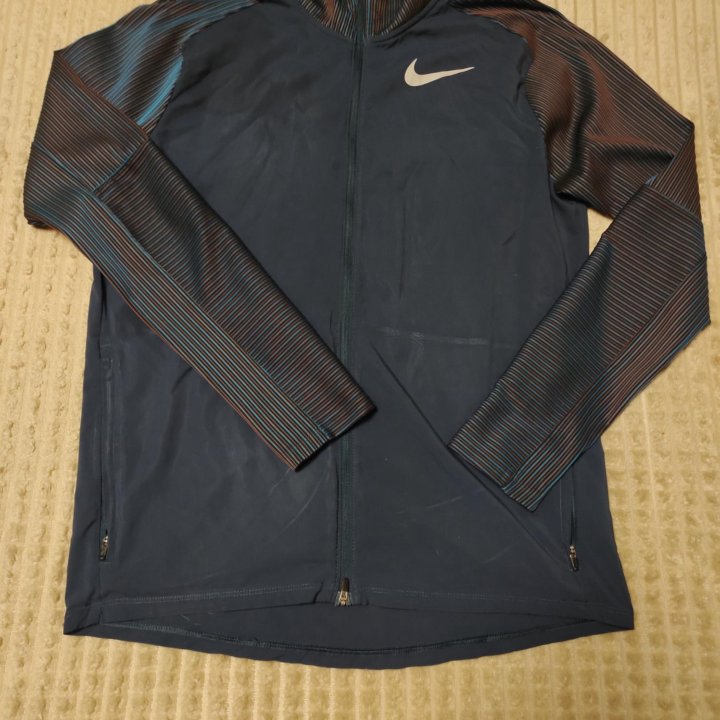 Оригинальные Кофты, зип худи, свитшоты Nike