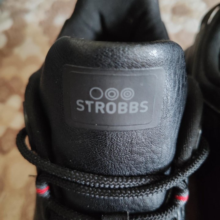 Продам кроссовки STROBBS