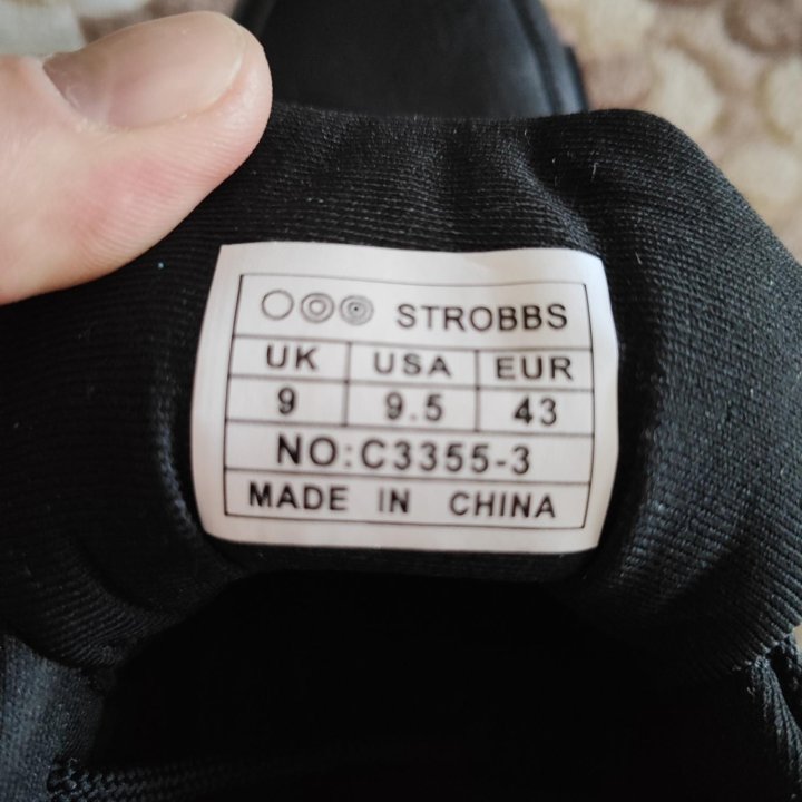 Продам кроссовки STROBBS