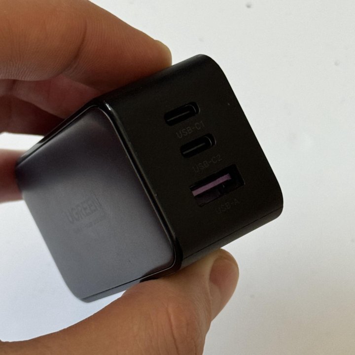 Зарядное устройство Ugreen USB A +2 USB C 65W