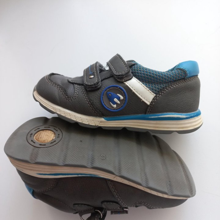 Ботинки р. 25