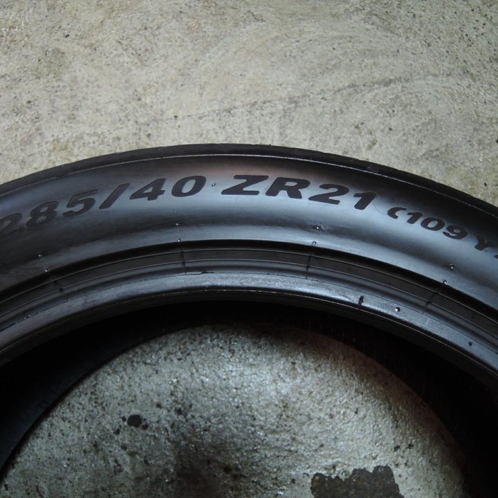 285/40R21 315/35 Pirelli P Zero 114R