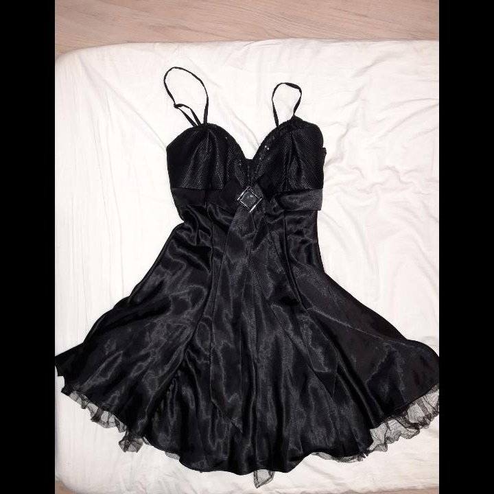 Платье чёрное 42
