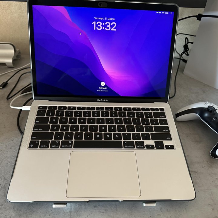 Продаю MacBook Air 13 2020 M1, 8gb RAM, 256 gb SSD