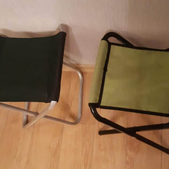 Два новых раскладных стульчика.
