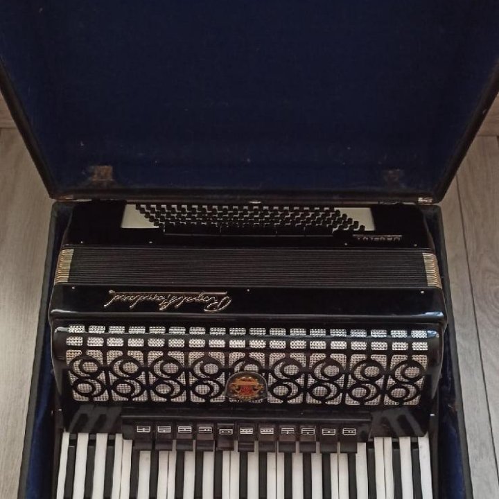 аккордеон Royal standard montana