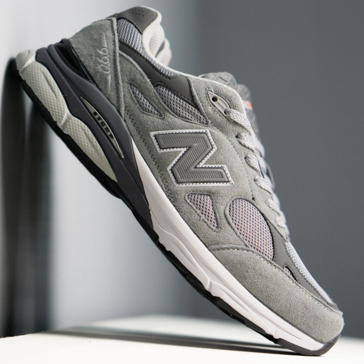 Кроссовки New Balance 990v3